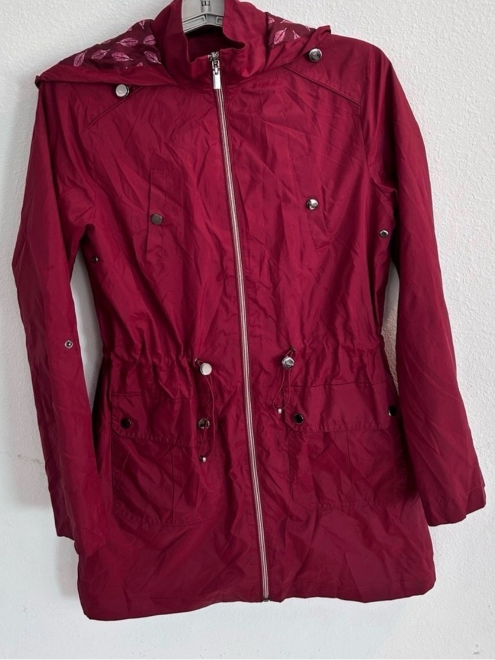 LC Waikiki Outerwear Women’s Rain Jacket Full Zip W Hood Wine Color
Size L